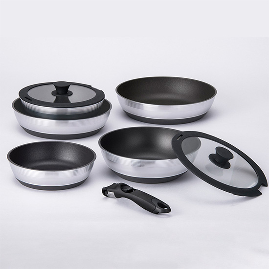 取っ手のとれるフライパン