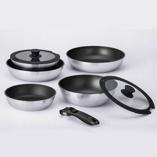 取っ手のとれるフライパン