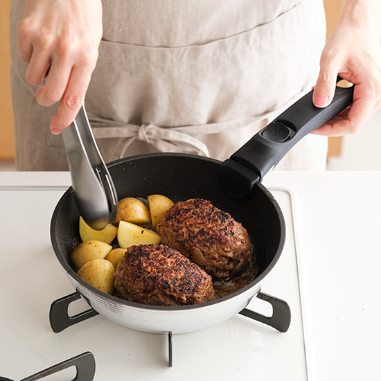 取っ手のとれるフライパン