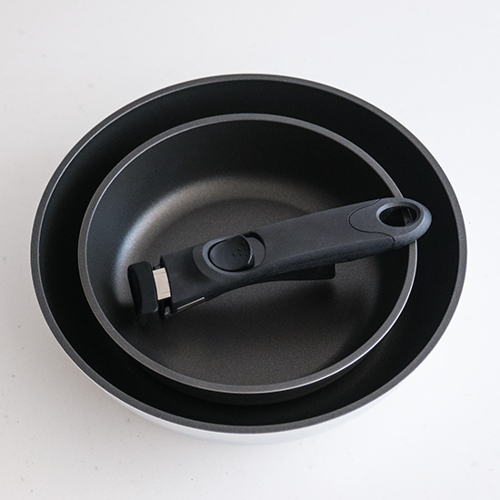 取っ手のとれるフライパン