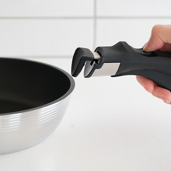 取っ手のとれるフライパン