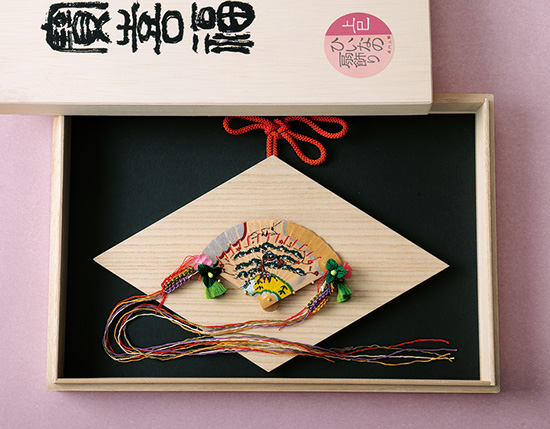 ひいなの扇飾り