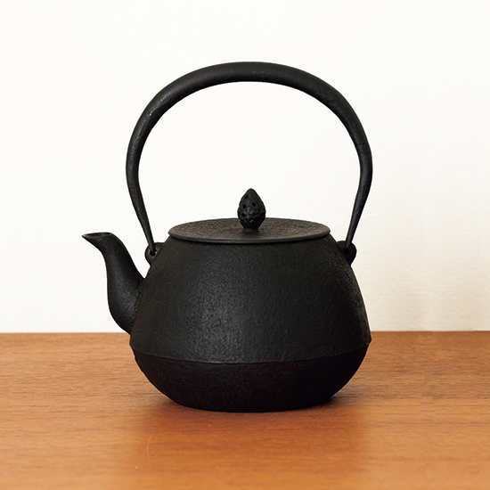 鉄瓶　松の実【受注生産品】