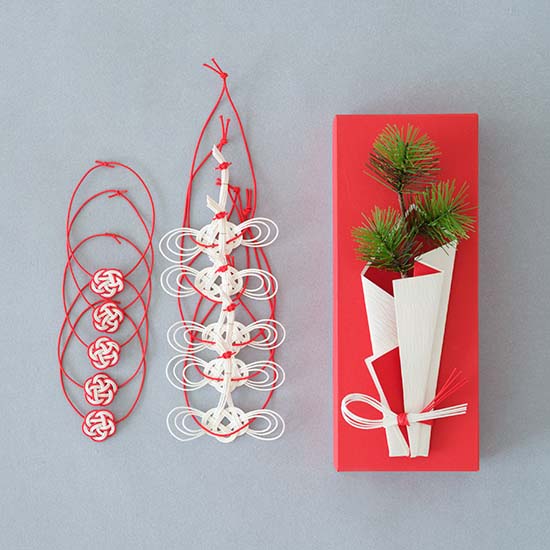 鶴の祝箸とボトル飾り