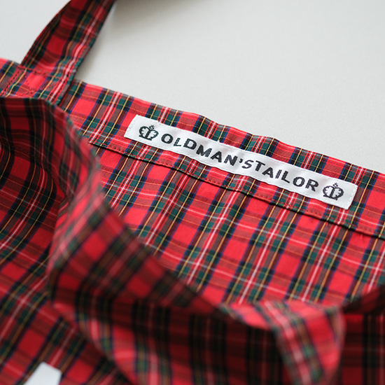 ロゴプリント　トートバッグ