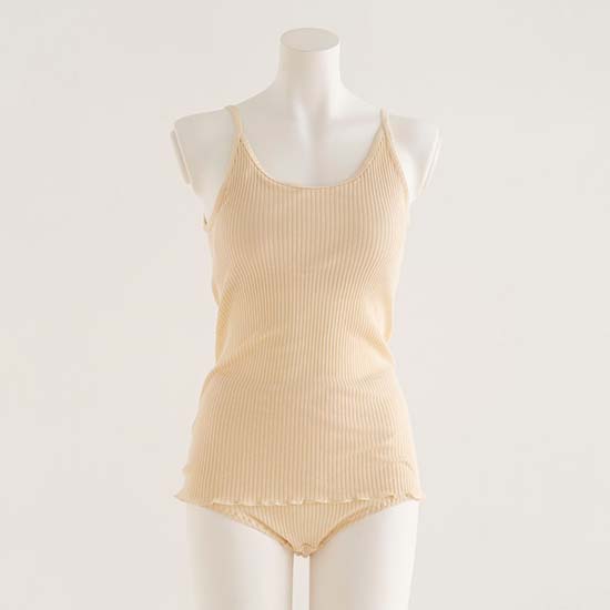 リブの肌着 カップ付きキャミソール