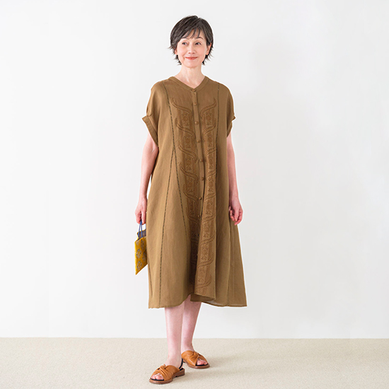 刺繍ワンピース