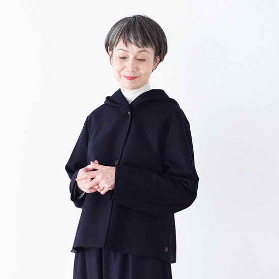 チェックのベルコート