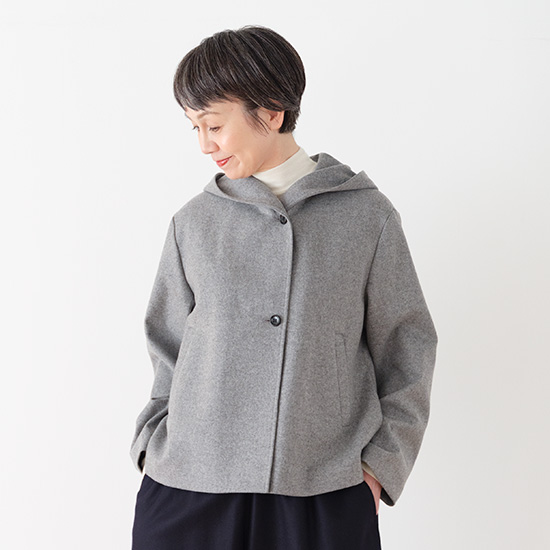 チェックのベルコート