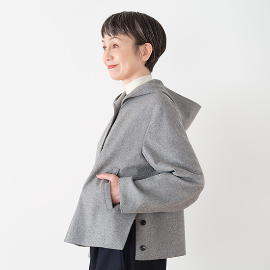 チェックのベルコート