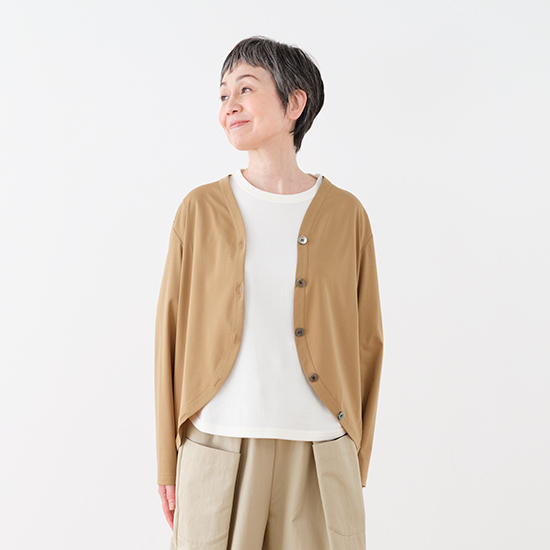 トラペーズパンツ