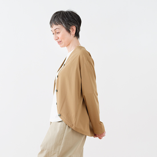 トラペーズパンツ