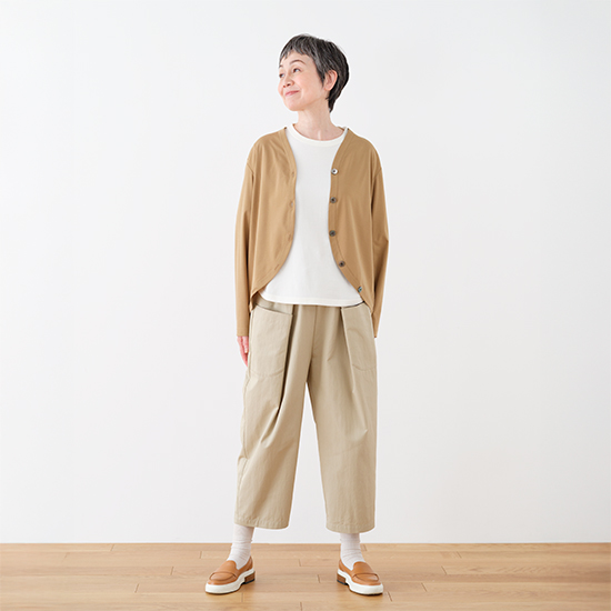 トラペーズパンツ
