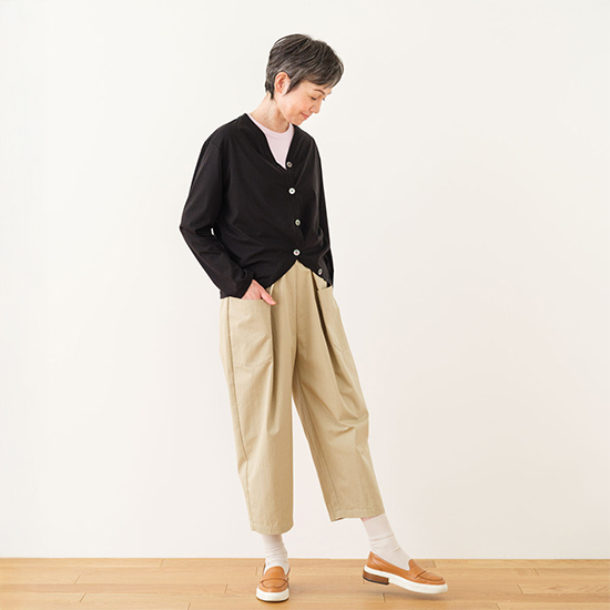 トラペーズパンツ