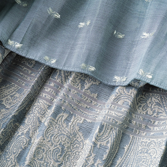 米沢織のリバーシブルスカート
