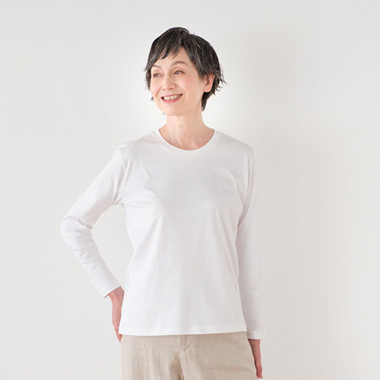クルーネックTシャツ　長袖