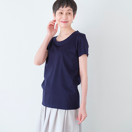 クルーネックTシャツ