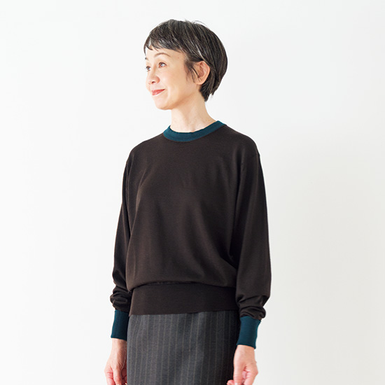 クルーネックニット