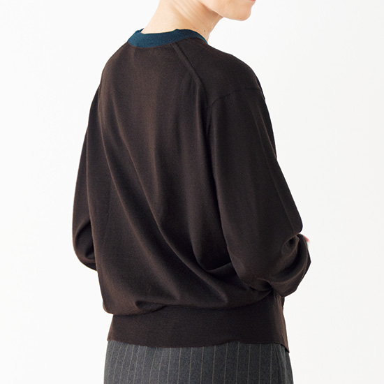 クルーネックニット