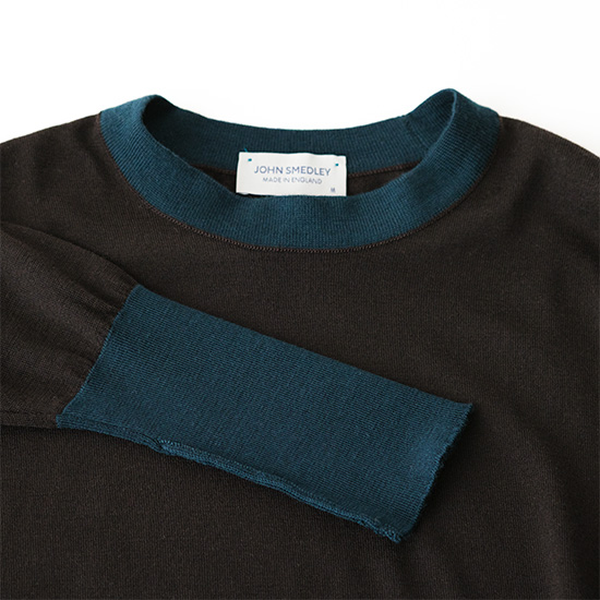 クルーネックニット