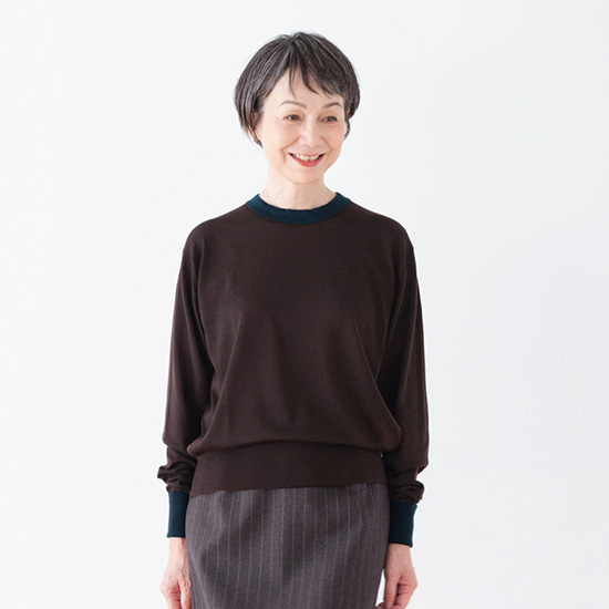 クルーネックニット