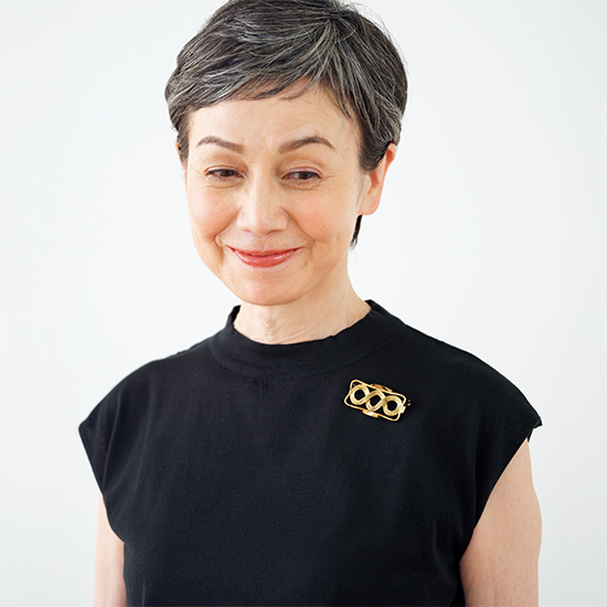 鎭子さんブローチ　ループ