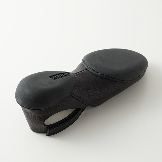 ストラップシューズ　ブラックズ