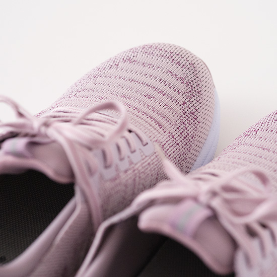 ハンズフリー　スニーカー