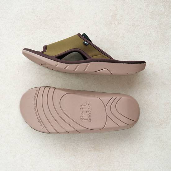 スポーツスリッパ