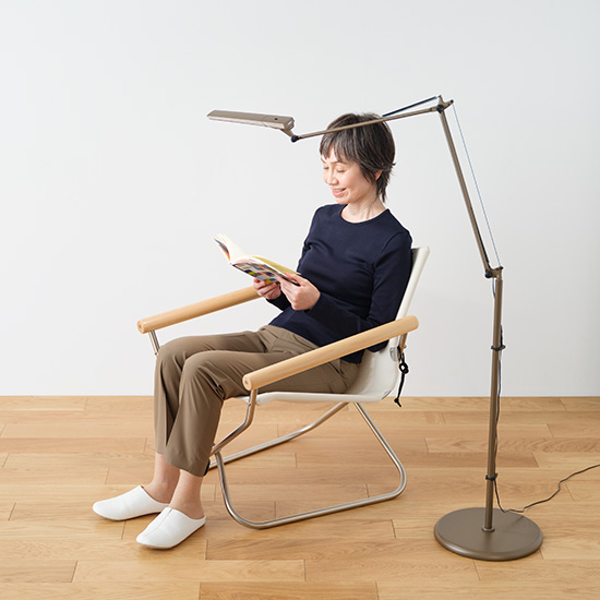 〈点灯OK〉スワン電器 読書灯 LEDフロアランプ 100V 2019年 日本製 点灯OK〉スワン電器 読書灯 LEDフロアランプ 100V 2019年 日本製